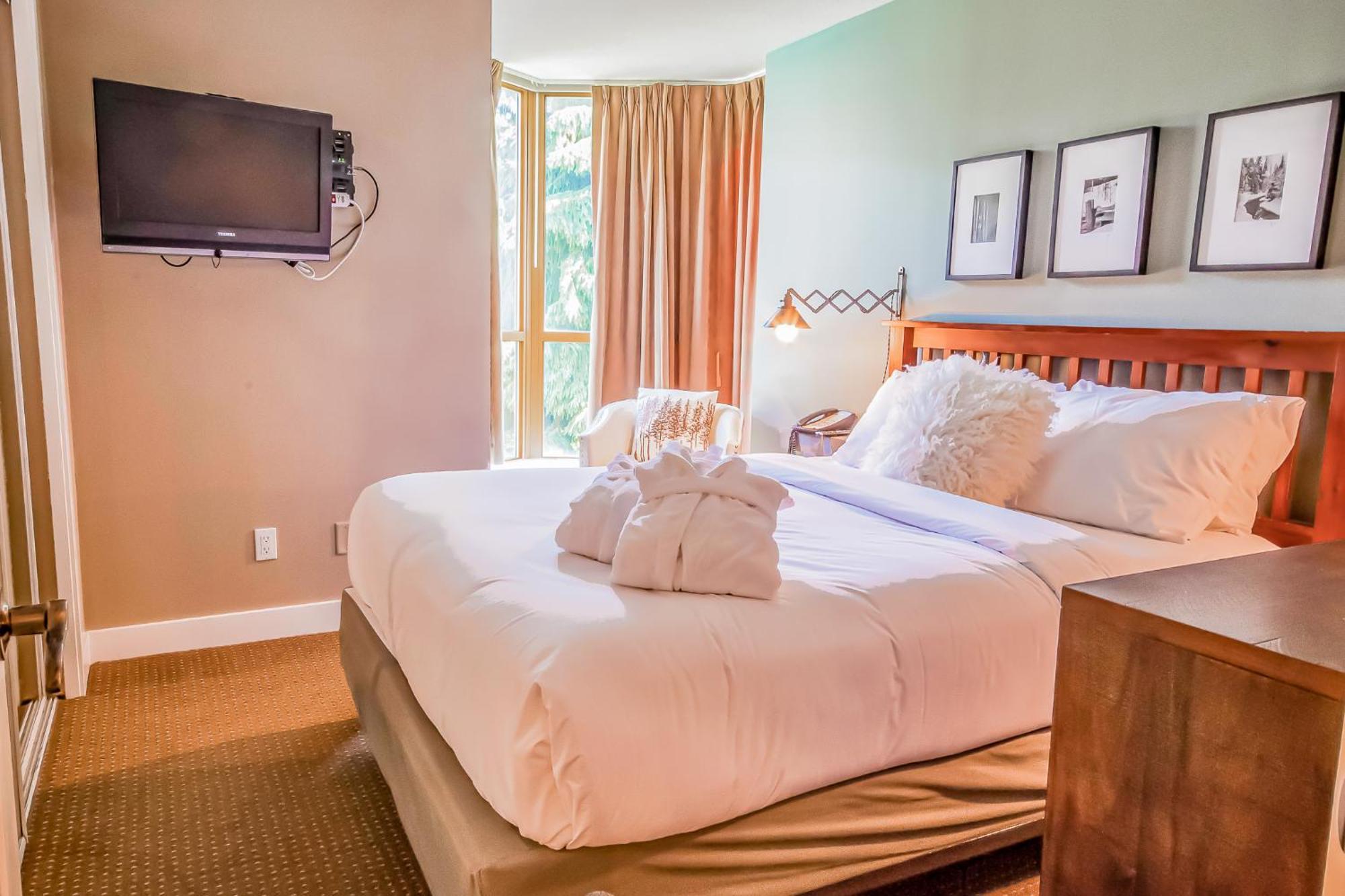 Cascade Lodge By Elevate Vacations Whistler Exterior photo