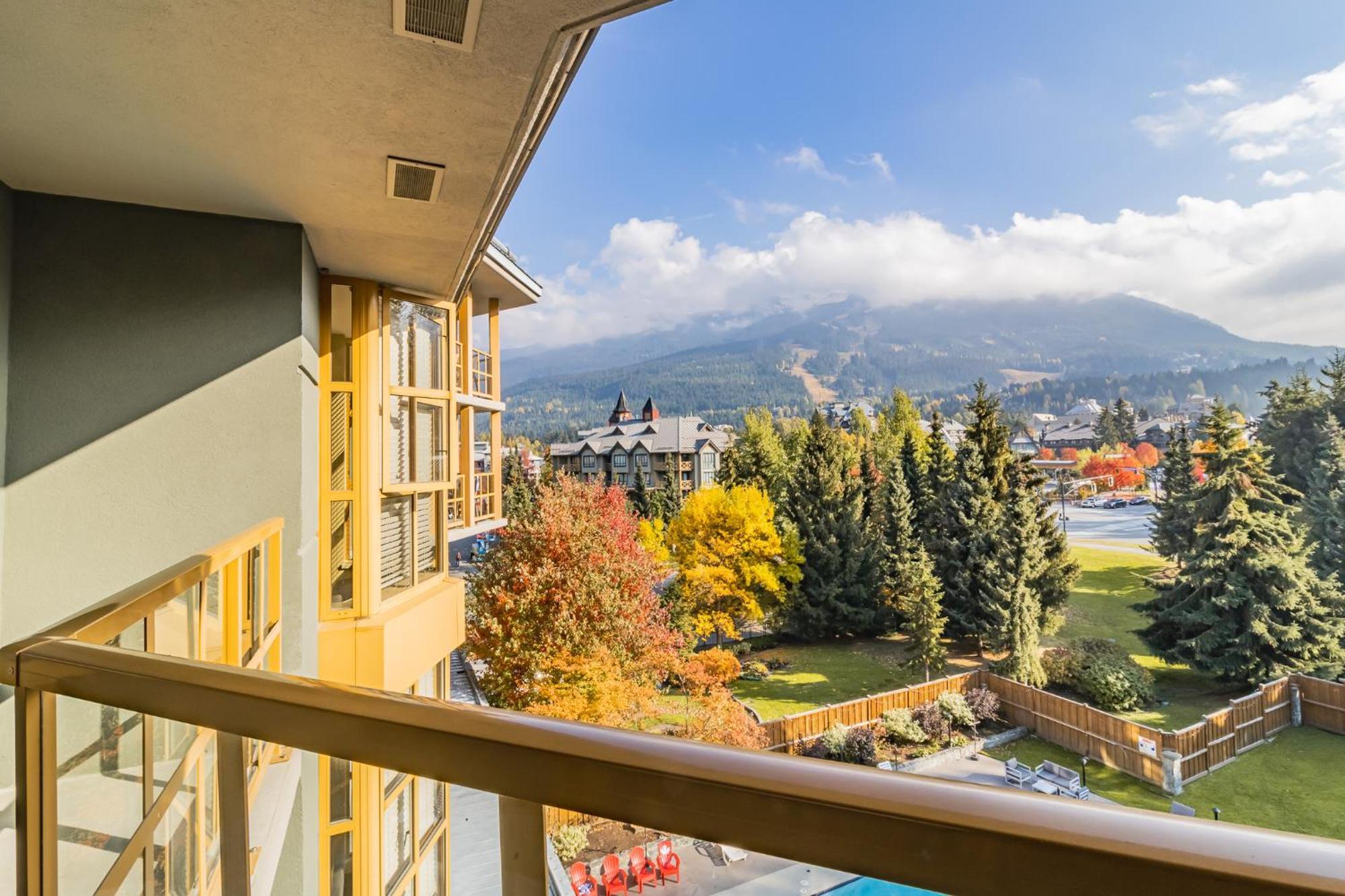 Cascade Lodge By Elevate Vacations Whistler Exterior photo