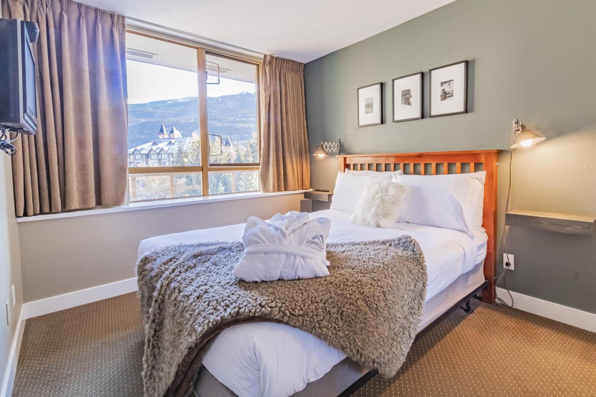 Cascade Lodge By Elevate Vacations Whistler Exterior photo