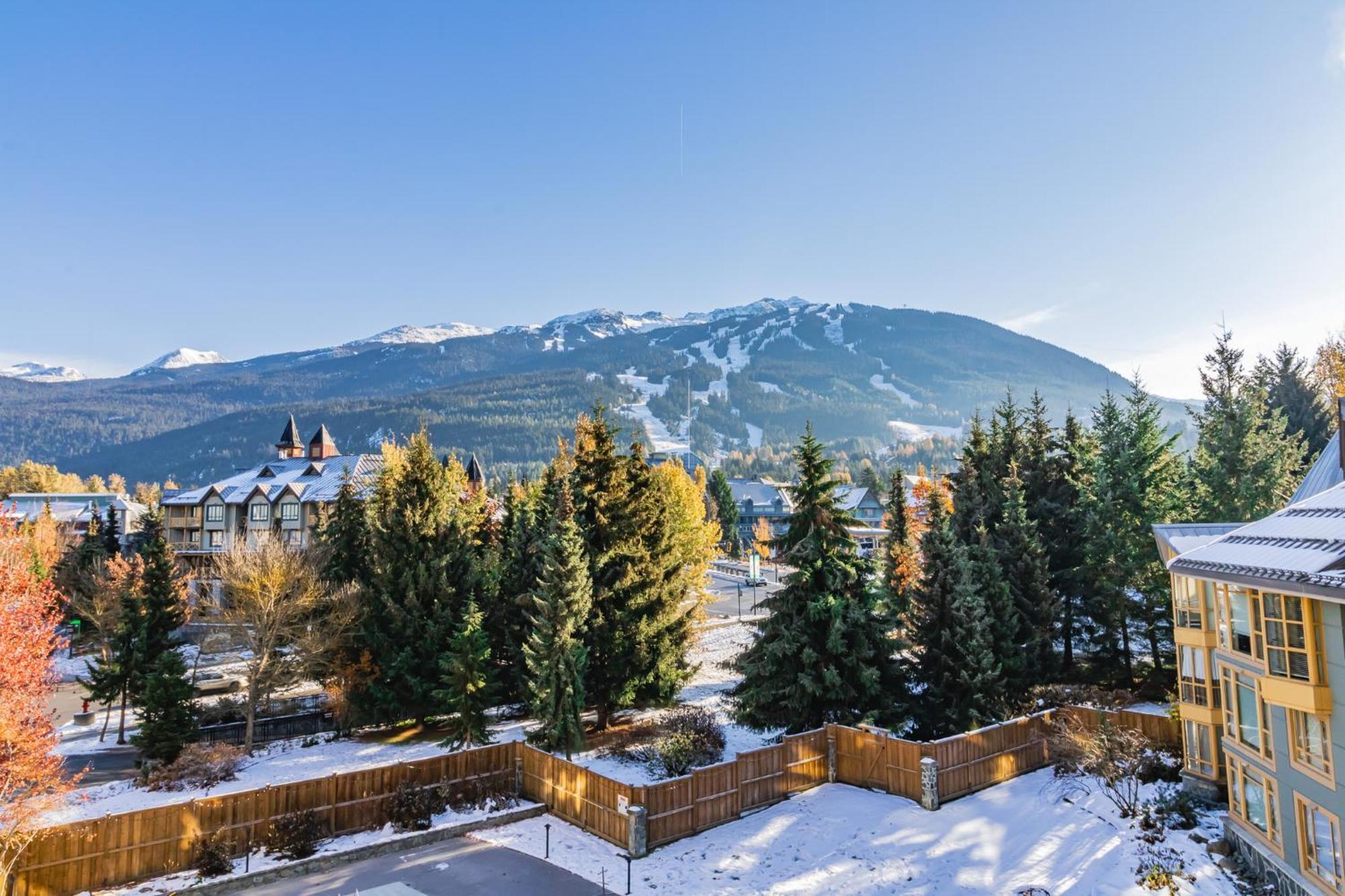 Cascade Lodge By Elevate Vacations Whistler Exterior photo