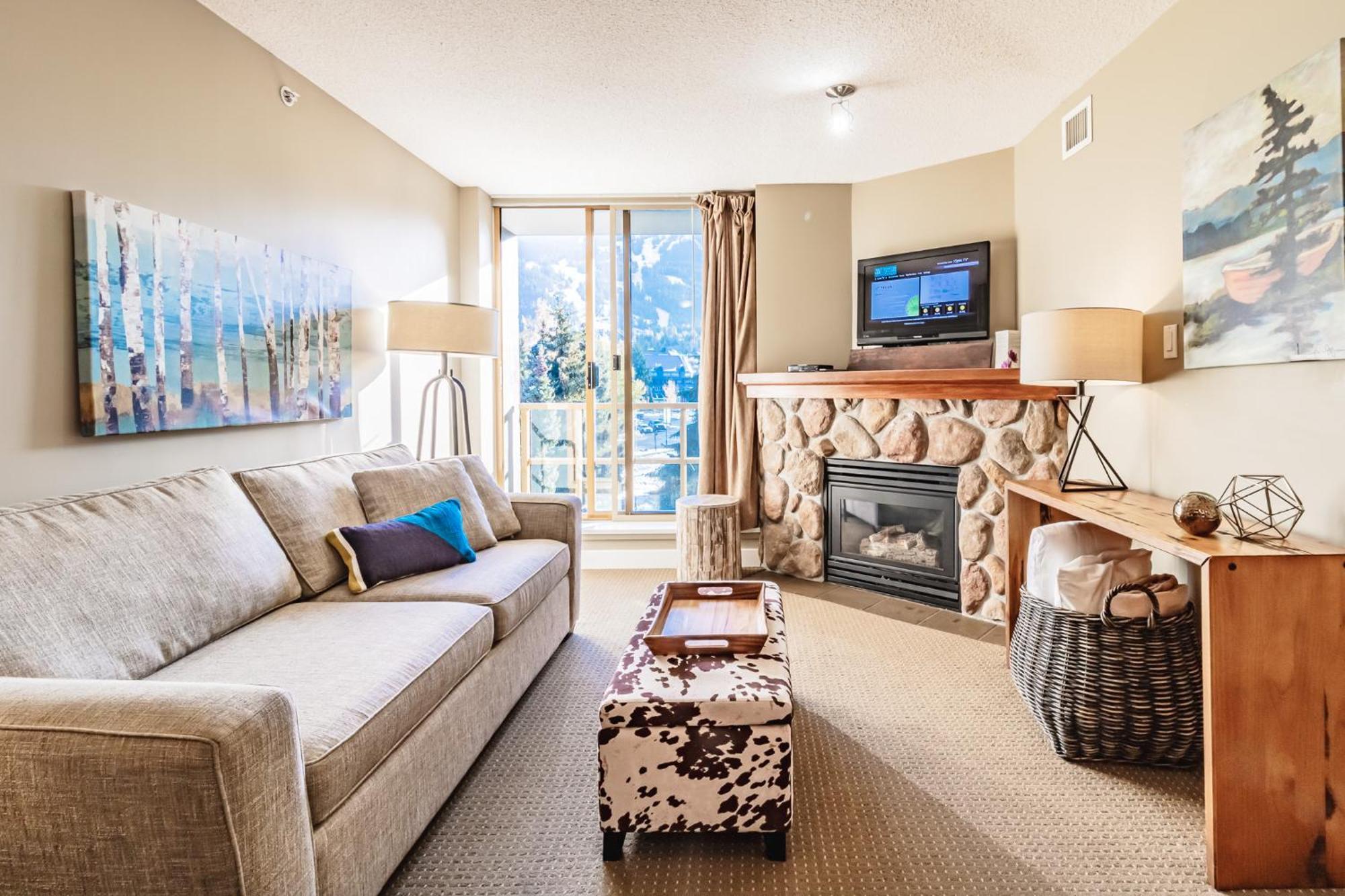 Cascade Lodge By Elevate Vacations Whistler Exterior photo