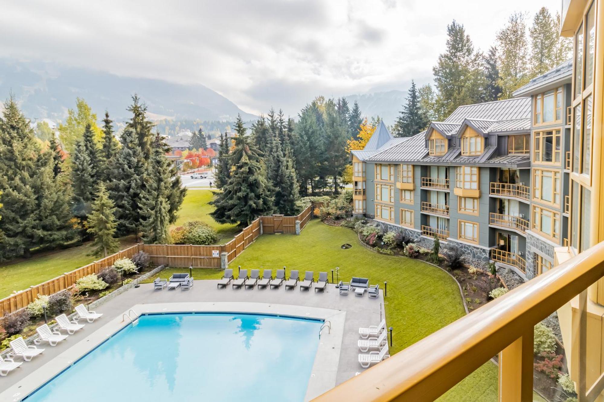 Cascade Lodge By Elevate Vacations Whistler Exterior photo