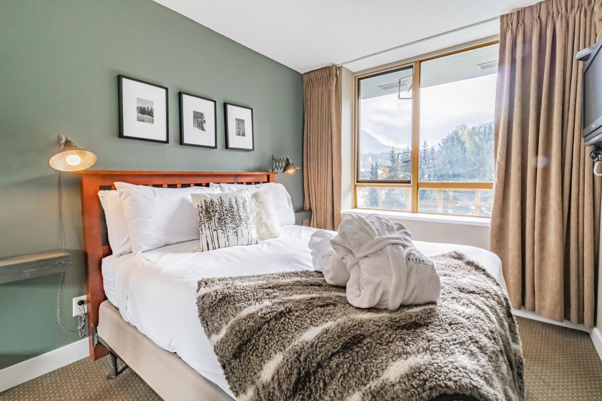 Cascade Lodge By Elevate Vacations Whistler Exterior photo