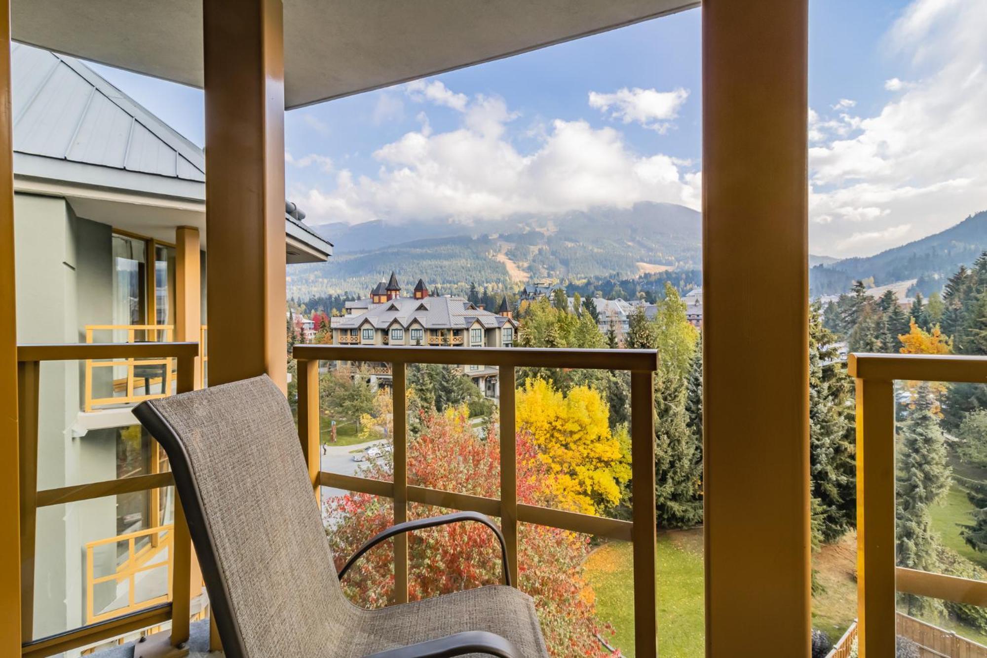 Cascade Lodge By Elevate Vacations Whistler Exterior photo